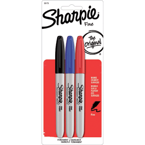 Marcador permanente marca Sharpie de tinta resistente al agua y al desvanecimiento. Escribe sobre papel, cartón, plástico, metal, vidrio y madera. Ideal para etiquetar y marcar en oficina, taller y bodega.