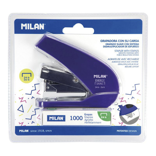 Engrapadora Milan Energy Saving serie Acid en color azul, incluye 1000 grapas. Sistema de ahorro de energía que reduce el esfuerzo de engrapado. Diseño moderno en tono azul ácido. Compatible con grapas estándar.