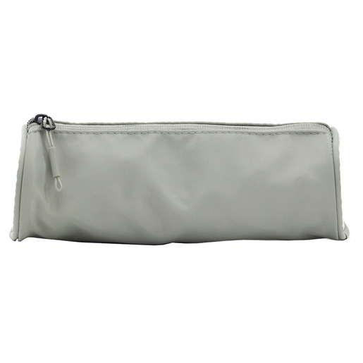Lonchera marca Royalsac con interior termico que conserva la temperatura de los alimentos. Diseno practico y resistente para escuela, oficina o paseos.