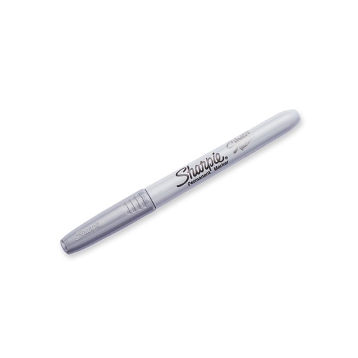 Marcador permanente marca Sharpie de tinta resistente al agua y al desvanecimiento. Escribe sobre papel, cartón, plástico, metal, vidrio y madera. Ideal para etiquetar y marcar en oficina, taller y bodega.